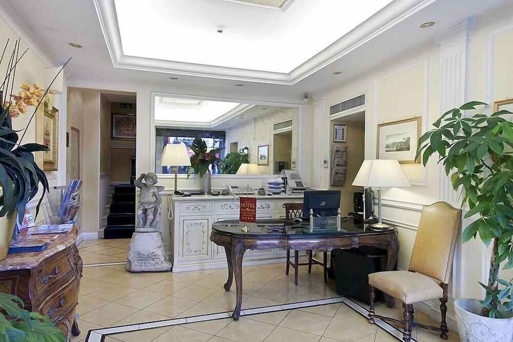 Relais Hotel Antico Palazzo Rospigliosi Rome Bagian luar foto